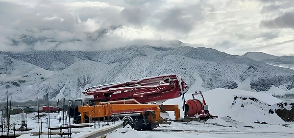 科尼乐泵车冬季施工