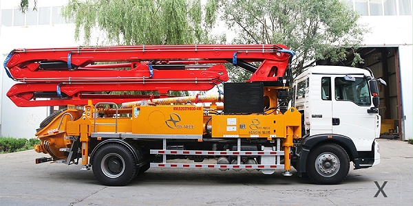重汽T5G30米混凝土泵车