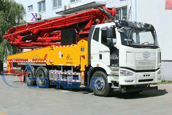 小型泵车