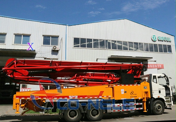小型泵车
