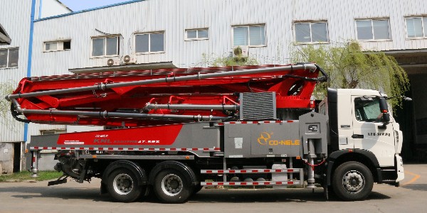 科尼乐豪沃47米泵车